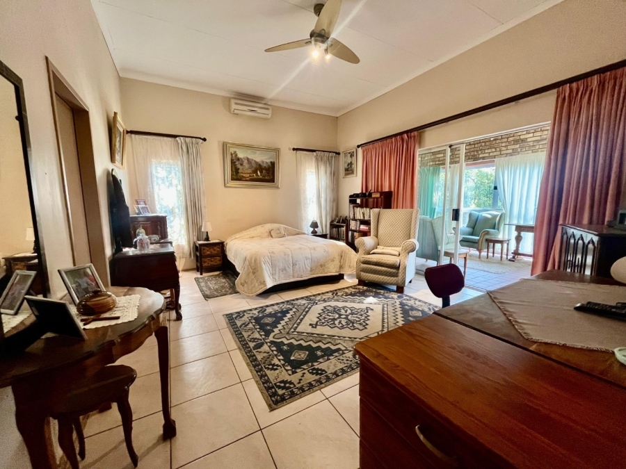 4 Bedroom Property for Sale in Safari Gardens North West